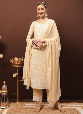 Amazing Pakistani Salwar Kameez For Festival