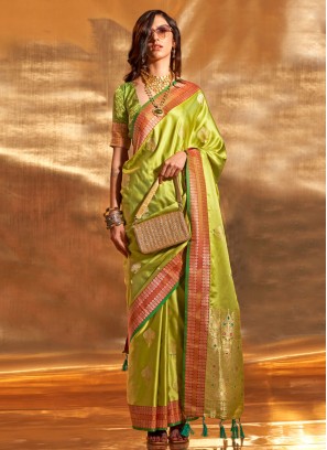 Amusing Green Weaving Handloom silk Trendy Saree