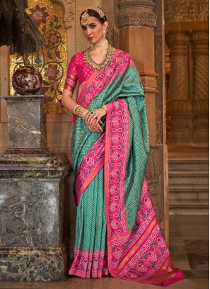 Angelic Weaving Banarasi Silk Classic Saree