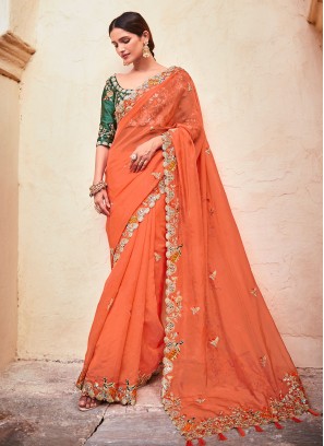 Arresting Classic Designer Saree For Festival