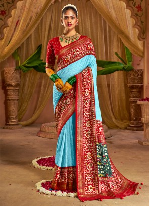 Arresting Trendy Saree For Festival