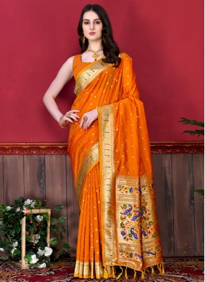 Arresting Zari Silk Traditional Saree