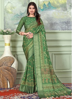 Astounding Traditional Saree For Party