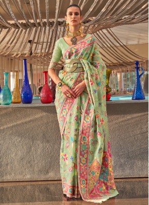 Attractive Weaving Handloom silk Contemporary Style Saree