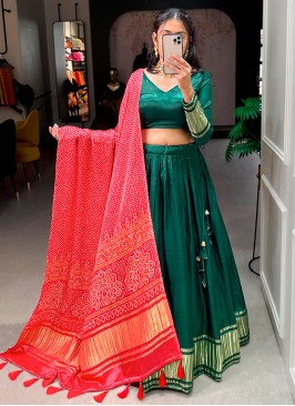 Attrictive Green lagdipatta print gajji silk festt