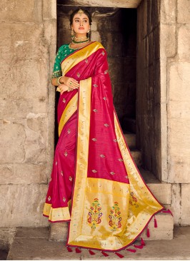 Auspicious Traditional Saree For Ceremonial