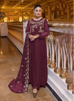 Beauteous Embroidered Purple Pakistani Salwar Suit 