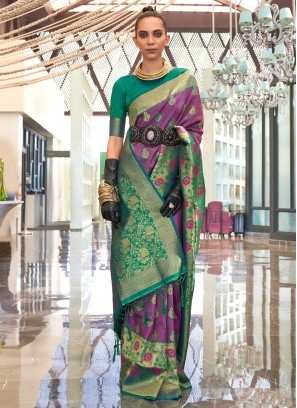 Beckoning Green and Purple Handloom silk Trendy Saree