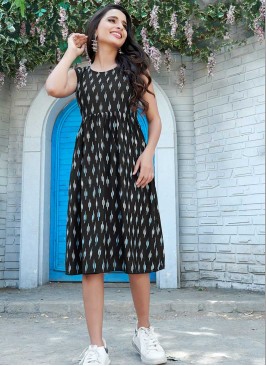Black Color Rayon Casual Wear Kurti