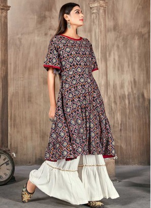 Black Color Rayon Printed Kurti With Bottom