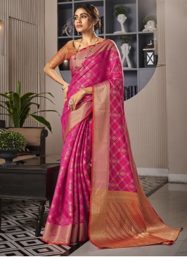 Blissful Trendy Saree For Festival