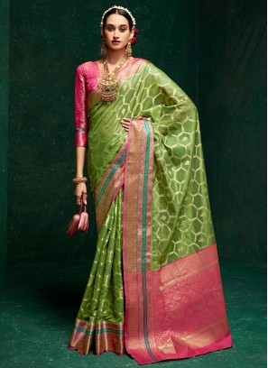 Blooming Classic Saree For Reception