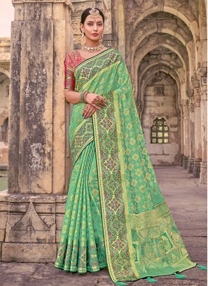 Breathtaking Silk Weaving Trendy Saree