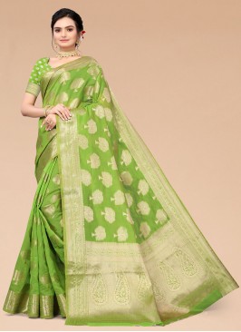 Classy Classic Saree For Festival