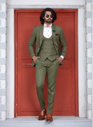 Contemporary Green Buttoned Suit Set