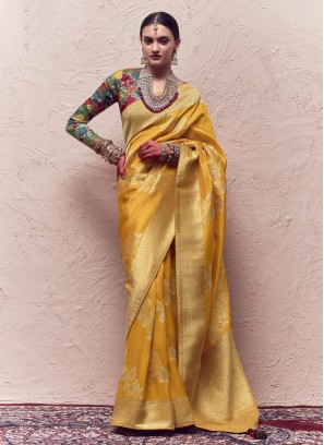 Dashing Contemporary Style Saree For Festival