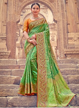 Delectable Saree For Ceremonial