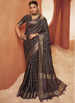 Digital Print Crepe Silk Designer Saree in Purple