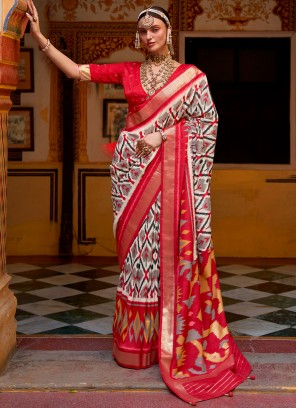 Distinguishable Weaving Red and White Trendy Saree