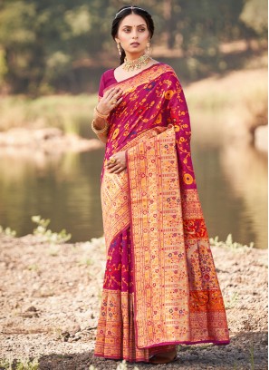 Divine Magenta Contemporary Saree