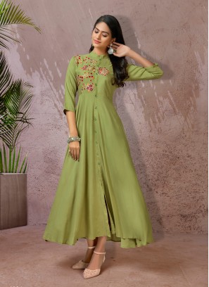 Embroidered Rayon Casual Kurti in Green