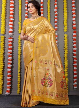 Engrossing Banarasi Silk Weaving Saree