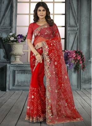 Enthralling Contemporary Saree For Engagement