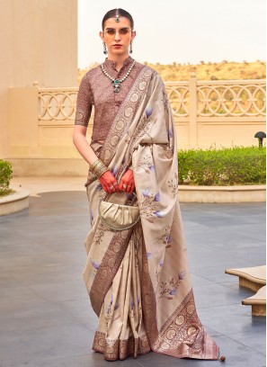 Enticing Floral Print Contemporary Saree