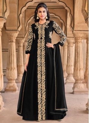 Entrancing Embroidered Pakistani Salwar Kameez