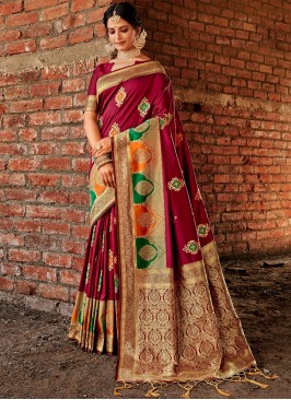 Entrancing Woven Traditional Saree