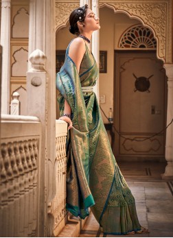 Especial Silk Green Zari Classic Saree