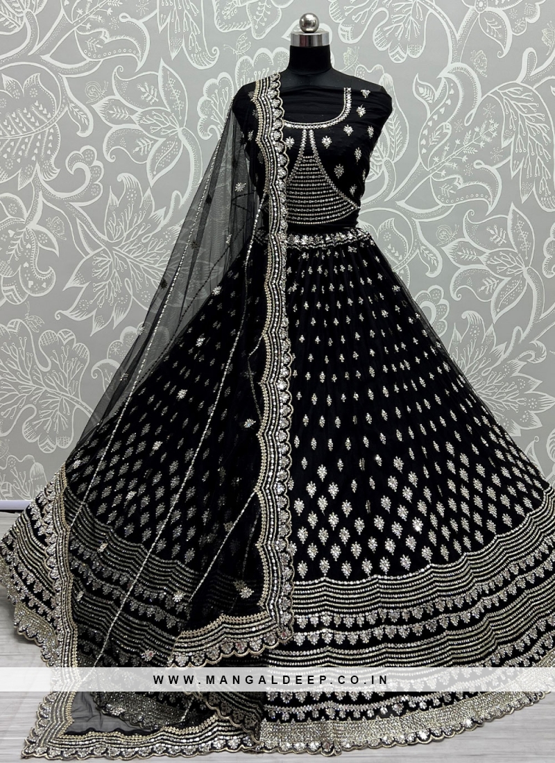 Saatvika Black Kurti and Dupatta Set | Shobitam Custom Gowns |Made To Order  | Perfect outfit, Churidar designs, Black kurti