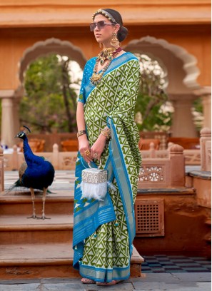 Exciting Silk Foil Print Classic Saree