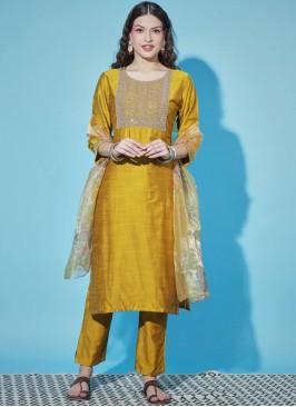 Extraordinary Trendy Salwar Kameez For Festival