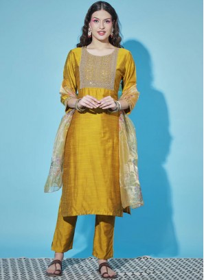 Extraordinary Trendy Salwar Kameez For Festival