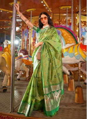 Exuberant Weaving Handloom silk Green Trendy Saree