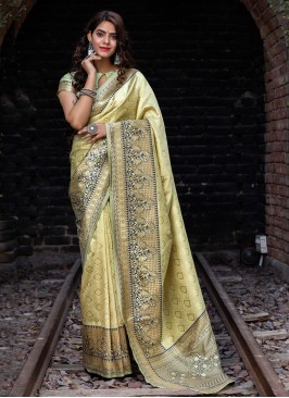 Fascinating Weaving Banarasi Silk Green Traditional Designer Saree