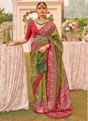 Fashionable Green Party Classic Saree