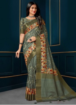 Flattering Green Classic Saree