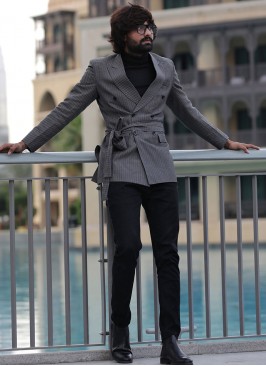 Gentlemanly Solid Grey Blazer