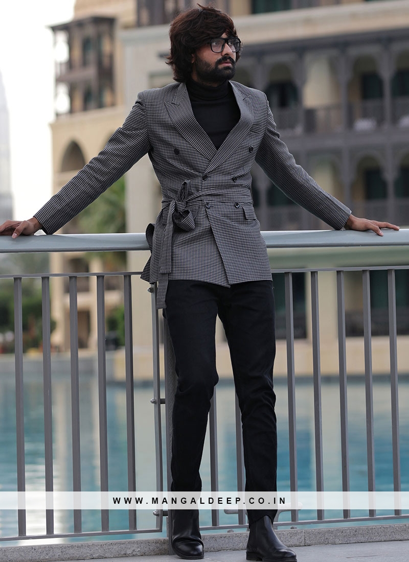 Gentlemanly Solid Grey Blazer