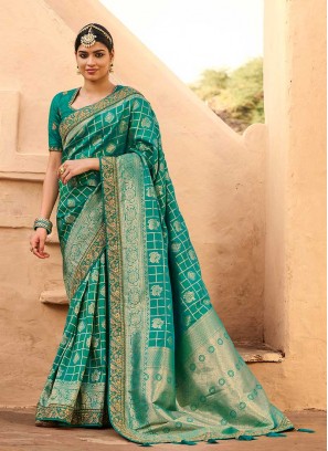 Green Color Silk Saree For Girls