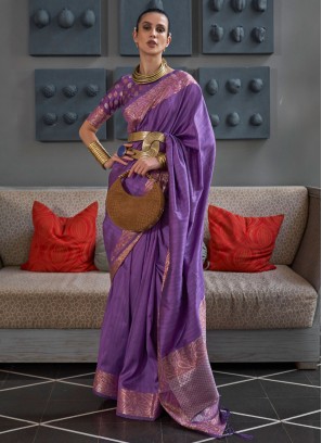Handloom silk Classic Saree in Purple
