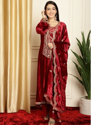 Hypnotizing Embroidered Festival Salwar Suit