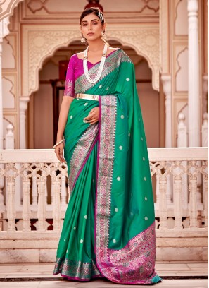 Hypnotizing Green Trendy Saree