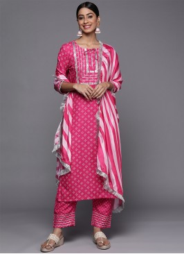 Hypnotizing Printed Readymade Salwar Suit
