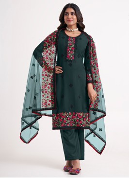 Immaculate Trendy Salwar Kameez For Mehndi