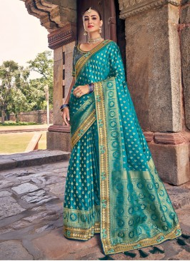 Innovative Green Weaving Silk Designer Saree