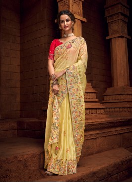 Invaluable Silk Engagement Classic Saree