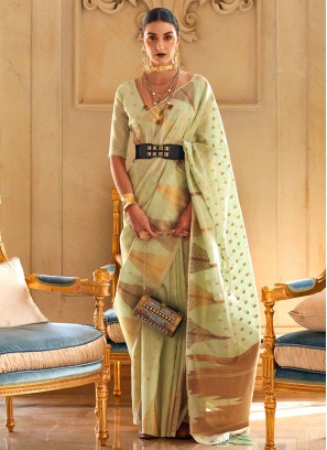 Irresistible Sea Green Handloom silk Classic Saree